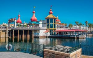 disneyland pixar pier lamplight lounge